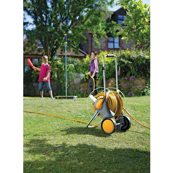 Chariot métal équipé de tuyau Flexi + Ø19 + lance